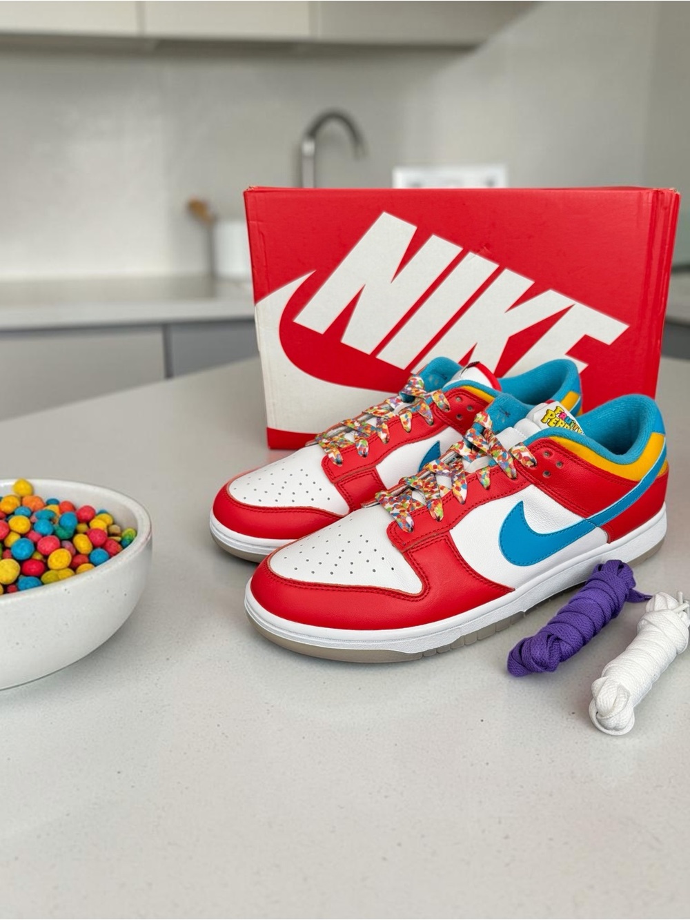 Nike Dunk low Fruity Pebbles size 9